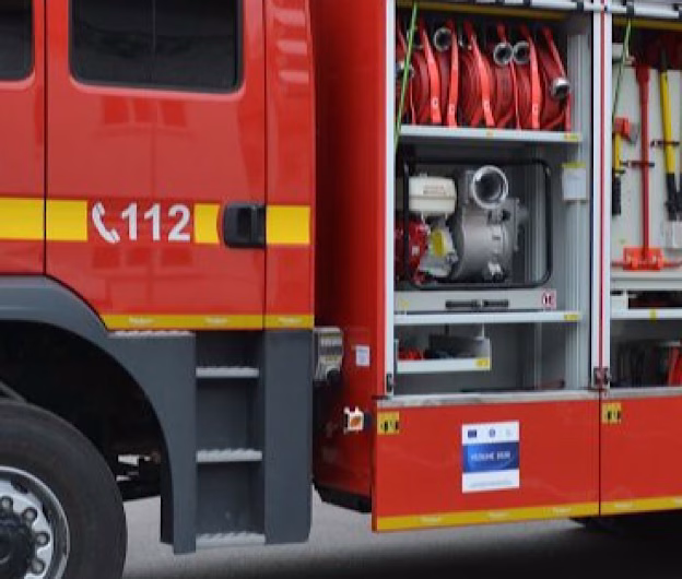 Incendiu în Arad: trei persoane găsite inconștiente