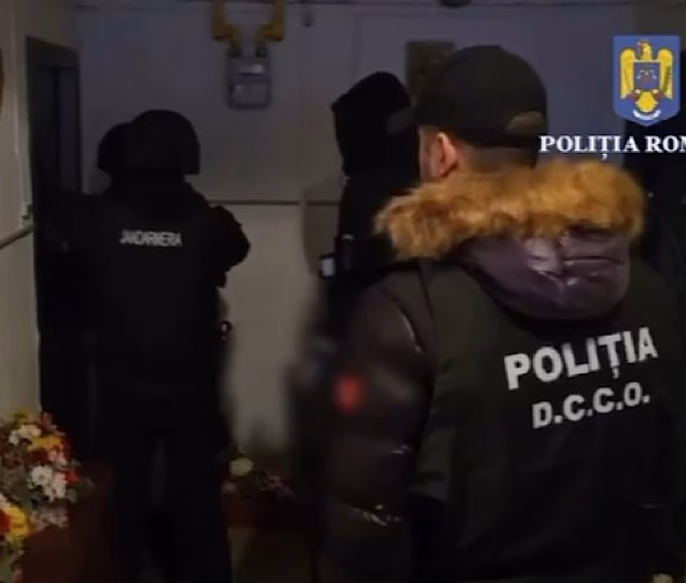 Percheziții de amploare în cinci județe