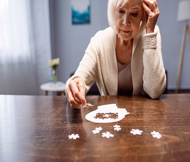 De ce femeile sunt mai afectate de Alzheimer decât bărbați