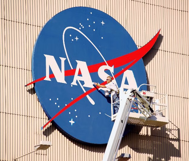 Administrația Trump restructureaza NASA închide biroul șefului științific și concediază 23 de angajați