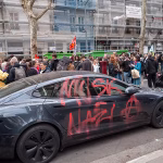 #BoycottUSA: Boicot simbolic sau doar un gest de principiu? Francezii critică SUA, dar continuă să cumpere produse americane