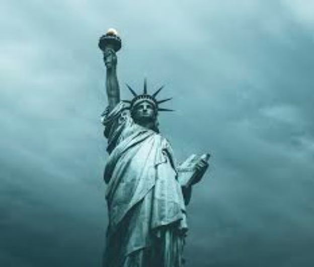 Un europarlamentar francez cere Statelor Unite să returneze Statuia Libertății Un europarlamentar francez cere Statelor Unite să returneze Statuia Libertății
