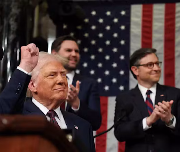 Donald Trump își proclamă viziunea pentru o Americă dominantă: promisiuni grandioase și atacuri politice