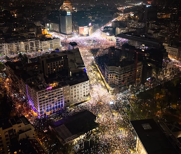 Parlamentul Serbiei a acceptat demisia premierului Milos Vucevic: Urmează formarea unui nou guvern sau alegeri anticipate