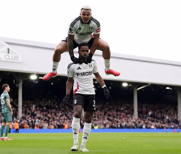 Arsenal și Fulham obțin victorii importante în Premier League, Tottenham și Chelsea în dificultate