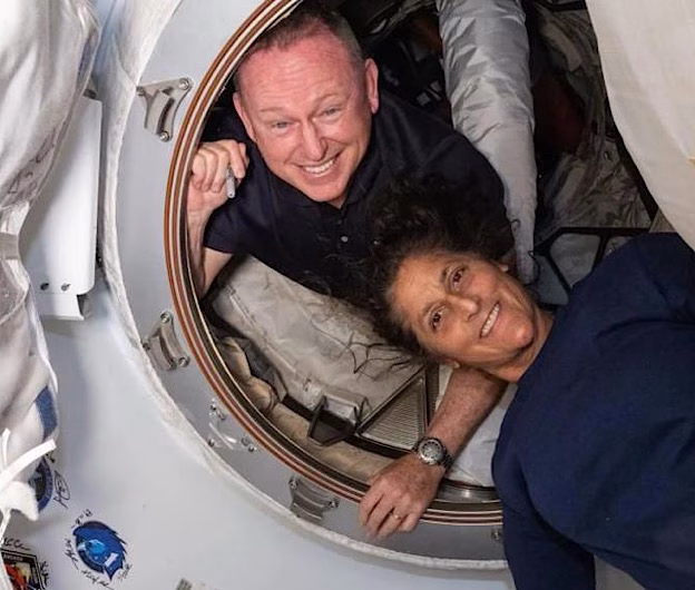 Doi astronauți NASA, blocați pe Stația Spațială Internațională, se întorc pe Pământ la bordul unei capsule SpaceX