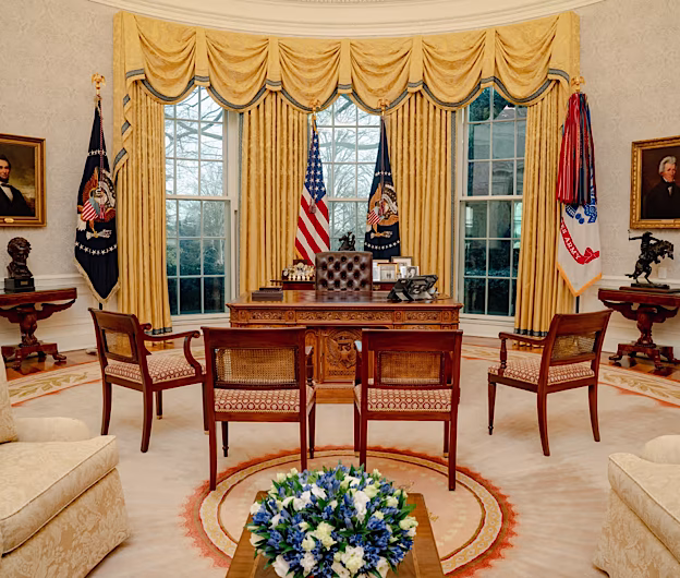 Biroul Oval sub Donald Trump: Un amestec de fast, simboluri și aur