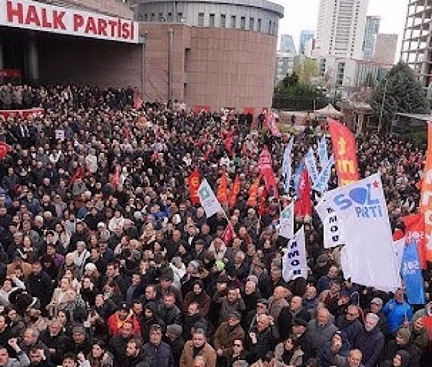 Mii de persoane sfidează avertismentele lui Erdogan și protestează la Istanbul împotriva arestării primarului