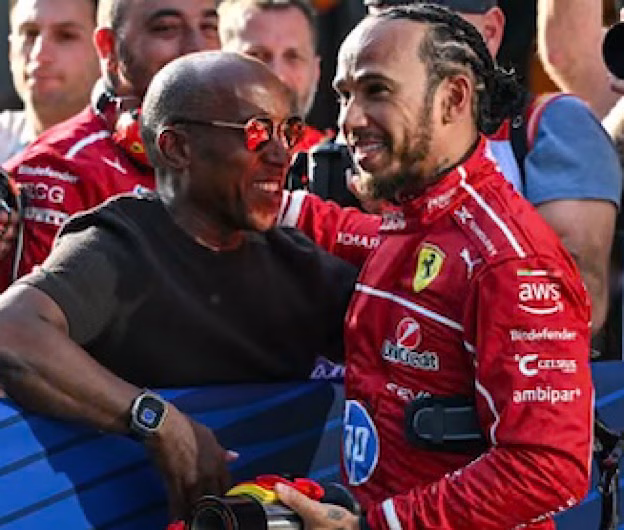 Lewis Hamilton obține prima victorie pentru Ferrari în cursa sprint din China, depășindu-l pe Verstappen