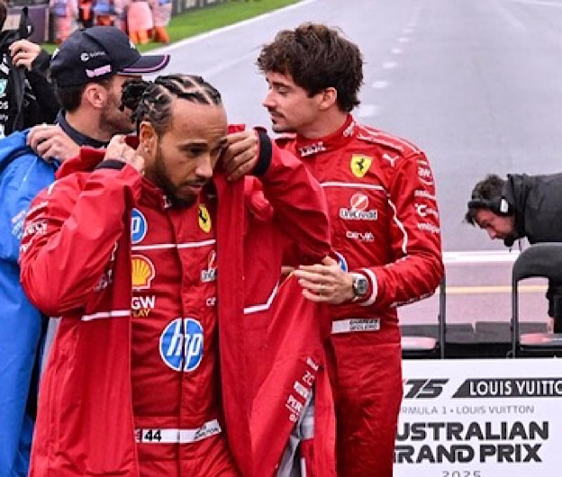 Lewis Hamilton îi critică pe „comentatorii negativiști” după prima victorie pentru Ferrari, în cursa sprint din China