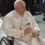 Papa Francisc va fi externat duminică din spitalul Gemelli, dar va avea nevoie de două luni de recuperare la Vatican