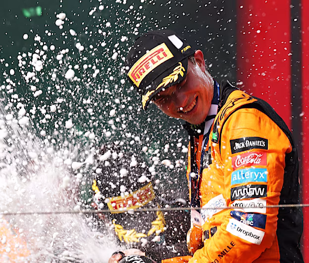 Oscar Piastri câștigă Marele Premiu al Chinei, într-un weekend dominat de McLaren