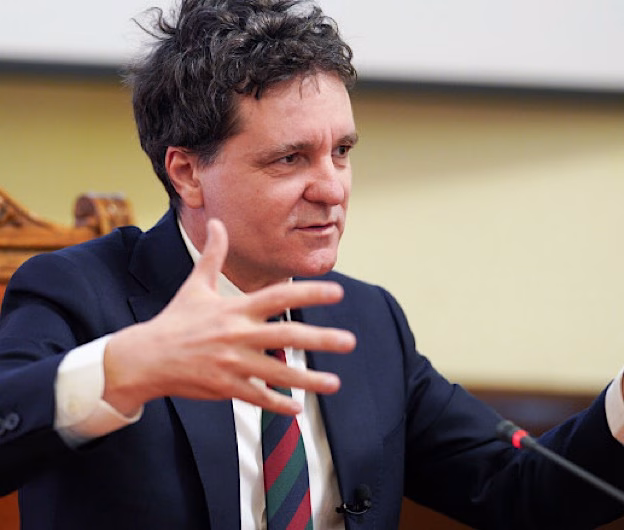 Nicuşor Dan: „România se confruntă cu o criză de datorie fără precedent. Ca președinte voi opri ferm risipa banului public”