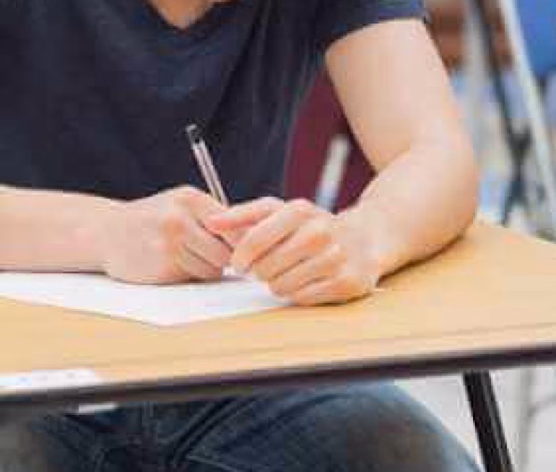 Simularea examenului de Bacalaureat 2025 începe astăzi, cu proba scrisă la Limba și literatura română