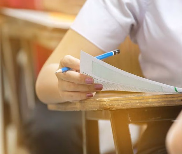 Simulările pentru Bacalaureat continuă cu proba la alegere a profilului și limba maternă