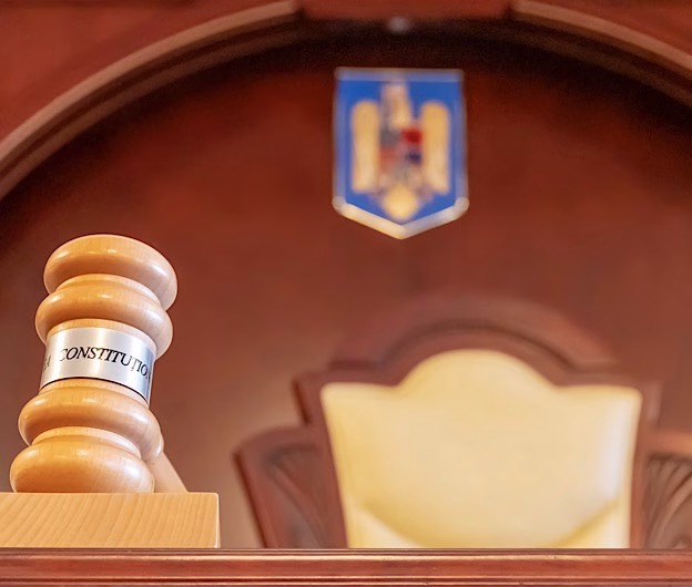 CCR dezbate sesizările privind legea controlului spațiului aerian și desfășurarea misiunilor militare pe timp de pace