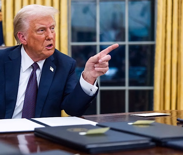 Trump: „Nu-mi pasă dacă mașinile se scumpesc” – Președintele SUA impune tarife de 25% pentru automobilele străine