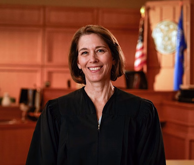 Susan Crawford câștigă un loc la Curtea Supremă din Wisconsin, înfrângere pentru Trump și Musk într-o cursă electorală-record