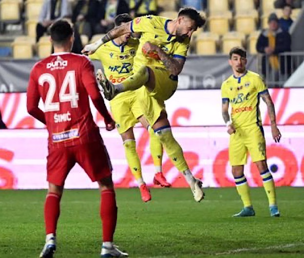 Petrolul Ploiești obține o victorie dramatică în inferioritate numerică, 2-1 cu Sepsi OSK