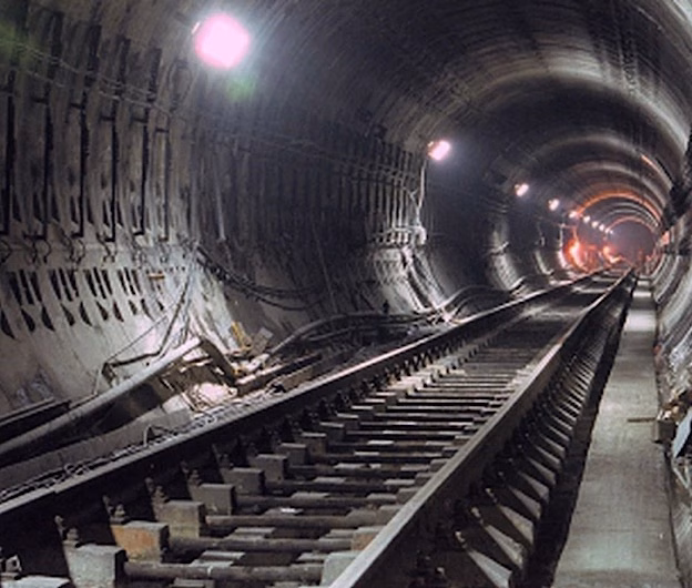 Explozie pe șantierul magistralei de metrou din Sectorul 1: un muncitor străin a fost rănit