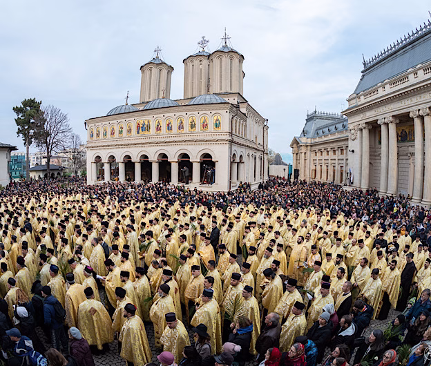 Pelerinajul de Florii din Capitală: mii de credincioși, în procesiune spre Catedrala Patriarhală