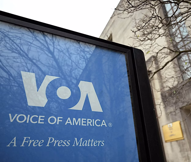 Justiția americană ordonă restabilirea Voice of America și a altor media publice externe