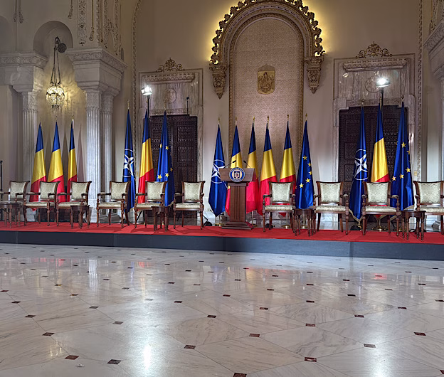 Dezbaterea electorală finală “Un Președinte pentru România”, organizată de TVR la Palatul Cotroceni – o confruntare cu tensiuni, viziuni și promisiuni pentru viitor