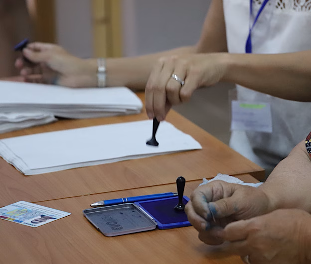 Prezență record la urne în diaspora: Peste 398.000 de români au votat în străinătate pentru alegerea președintelui