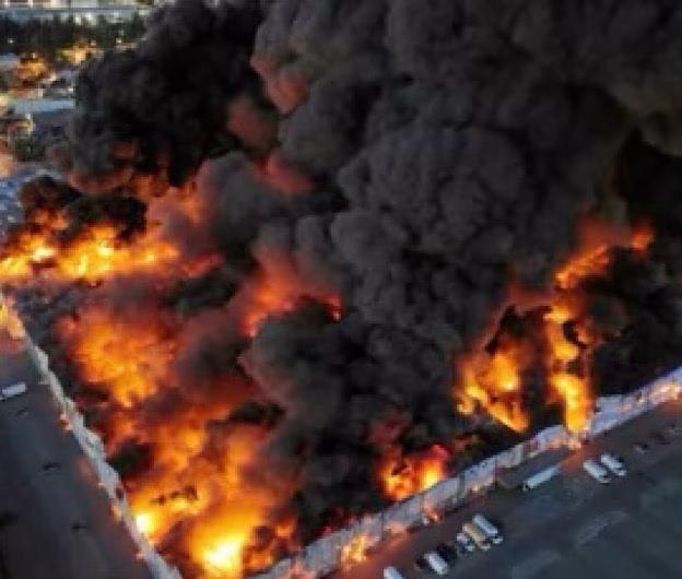 Polonia acuză Rusia de incendierea deliberată a unui centru comercial: Dovezi de recrutare pe Telegram și închidere de consulate