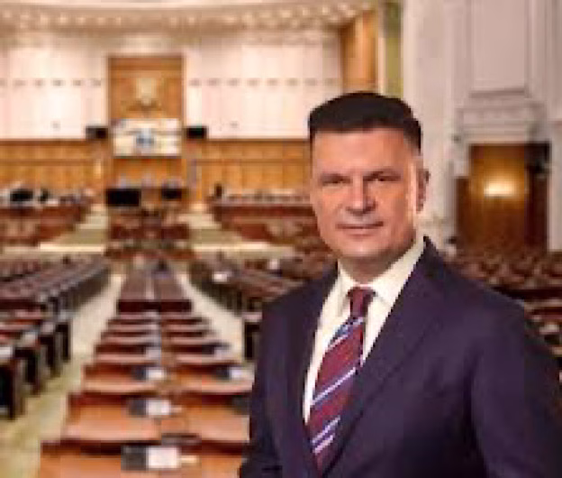 Românii din diaspora vor putea obține carte de identitate românească: aviz favorabil pentru inițiativa legislativă susținută de Mircea Roșca