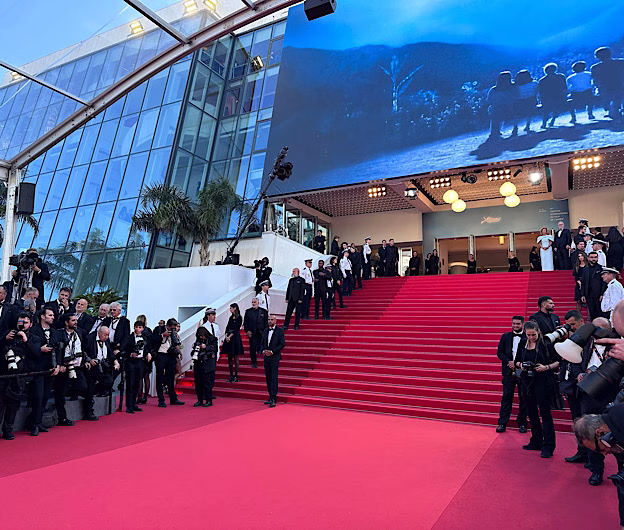 Festivalul de la Cannes 2025 se deschide sub semnul angajamentului: apeluri împotriva războiului, omagii emoționante și glamour cu mize politice