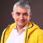 Primarul din Sinaia, Vlad Oprea, transportat de urgență la spital după ce instanța a decis arestarea sa preventivă Primarul din Sinaia, Vlad Oprea, transportat de urgență la spital după ce instanța a decis arestarea sa preventivă