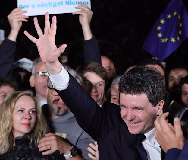 Nicuşor Dan, în Polonia: susţine cauza pro-europeană la marşul „Milionului de Inimi” şi se întâlneşte cu Donald Tusk
