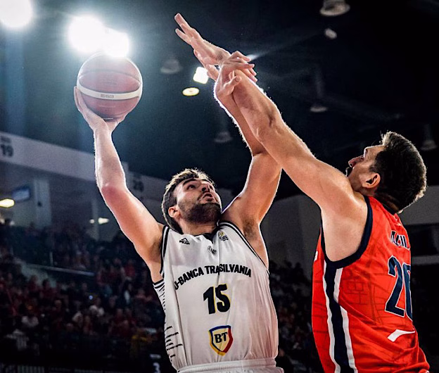 CSM Oradea egalează finala Ligii Naționale la baschet: victorie clară în fața rivalei U-BT Cluj-Napoca