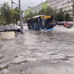 Furtună puternică în Capitală: zboruri întârziate și intervenții ISU în zeci de puncte din București și Ilfov