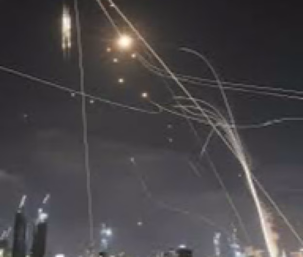 Războiul din umbră devine conflict deschis: Israel și Iran schimbă lovituri directe, tensiunile ating un punct critic
