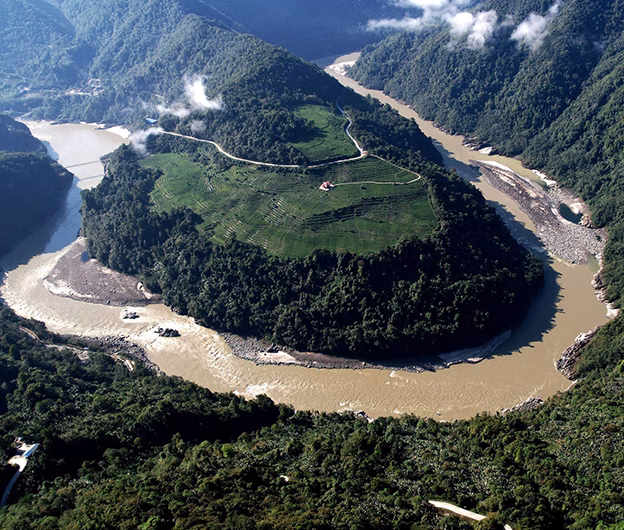 China începe construcția celui mai mare baraj hidroelectric din lume, pe platoul tibetan