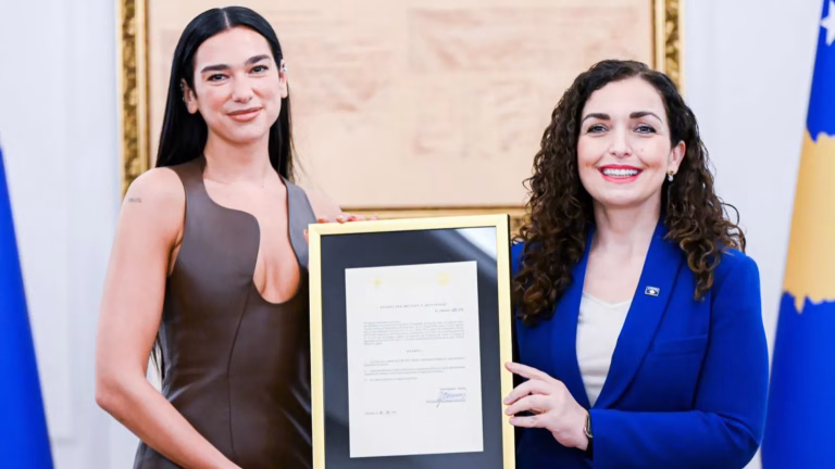 Dua Lipa devine cetățean al Republicii Kosovo: „Cele două părți ale mele s-au unit”
