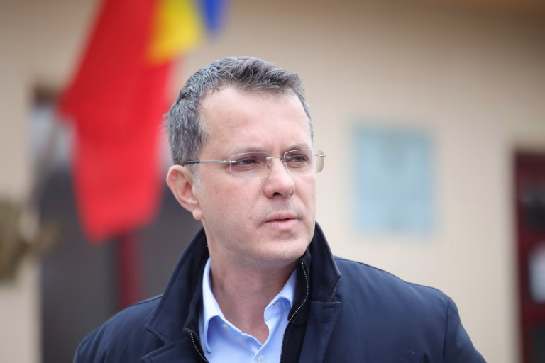 Avertisment de la Apărare: Mii de militari pregătiți să iasă la pensie. Moșteanu cere prudență în reformarea sistemului