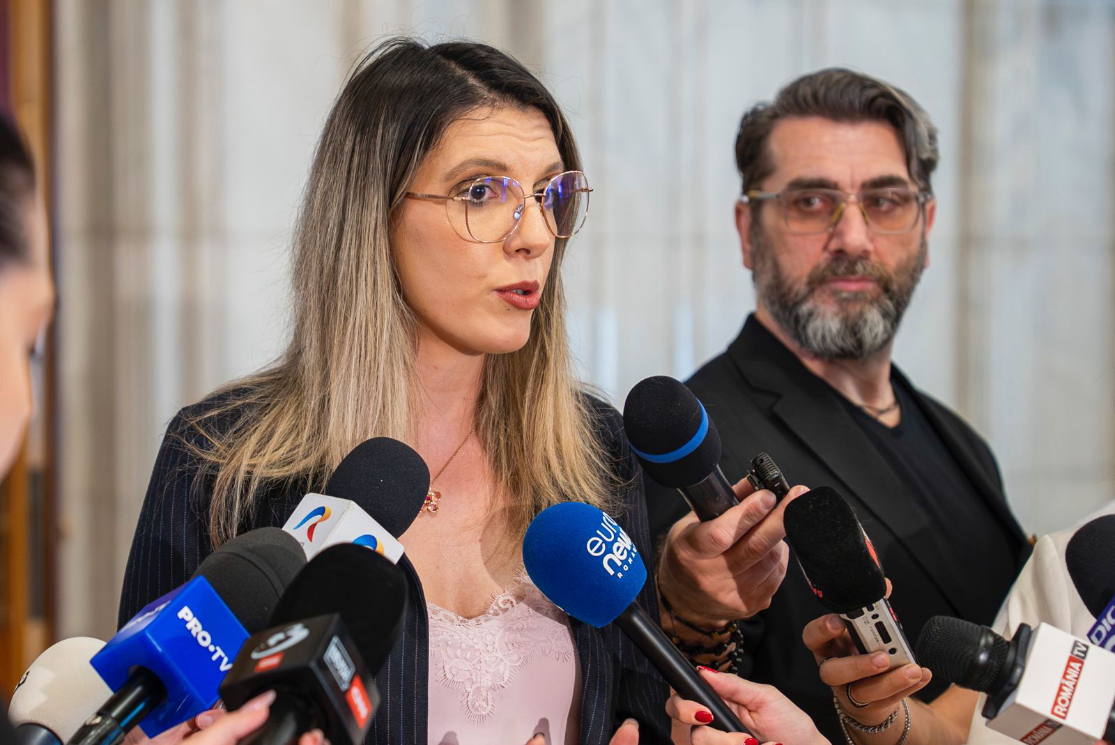 Diana Buzoianu: „USR este sută la sută aliniat cu PSD pe eliminarea ...
