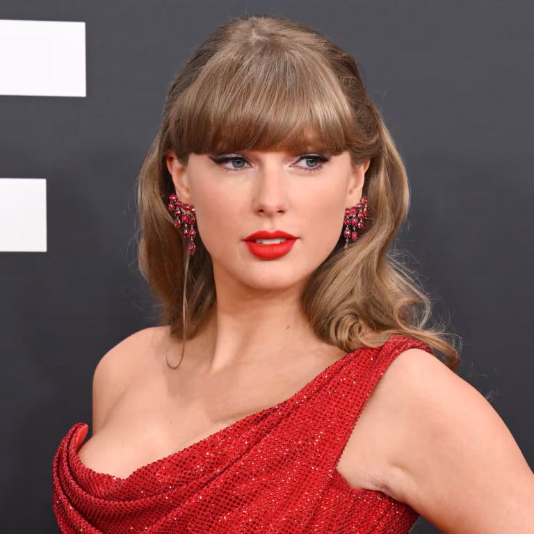 Taylor Swift își anunță al 12-lea album de studio, „The Life of a Showgirl”