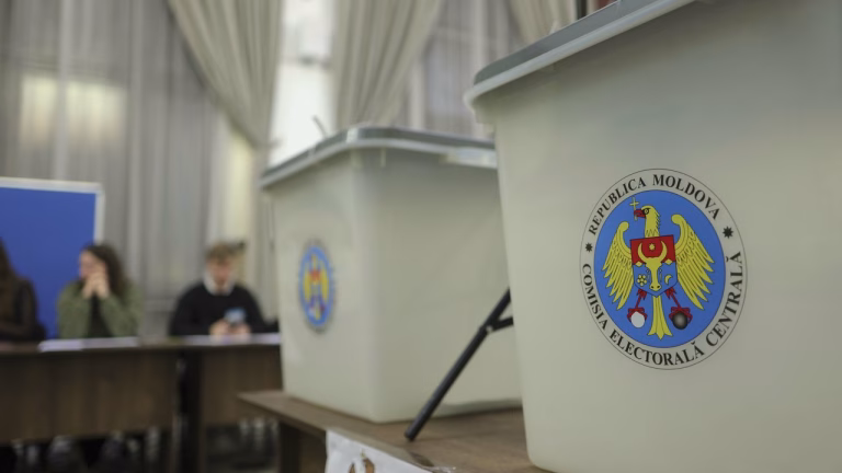 Rusia pregătește terenul pentru proteste violente în Moldova după alegeri