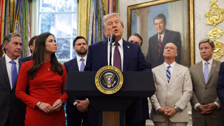 Trump acuză o conspirație Beijing–Moscova–Phenian după parada militară din China
