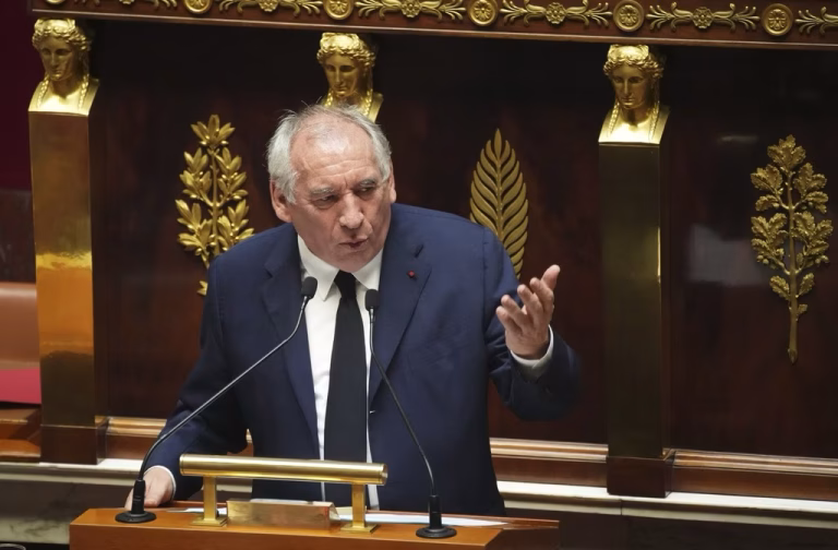 Guvernul Bayrou, demis prin vot de neîncredere. Macron, în fața unui nou test politic major