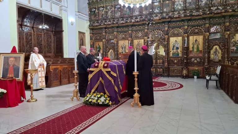Premierul Ilie Bolojan, omagiu la Blaj pentru Cardinalul Mureşan