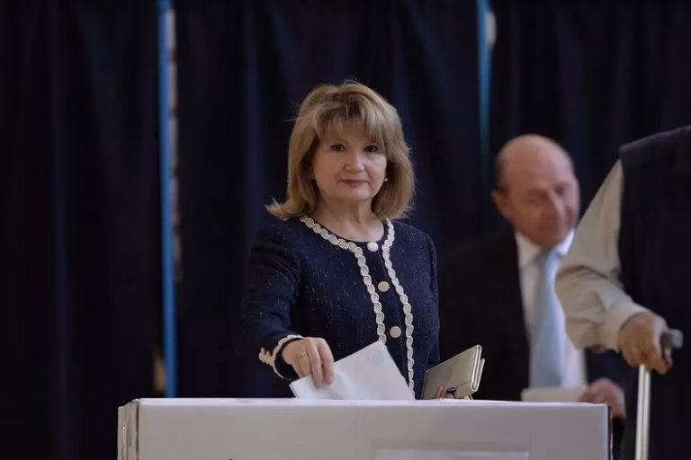 Maria Băsescu a votat la Ambasada Republicii Moldova din București