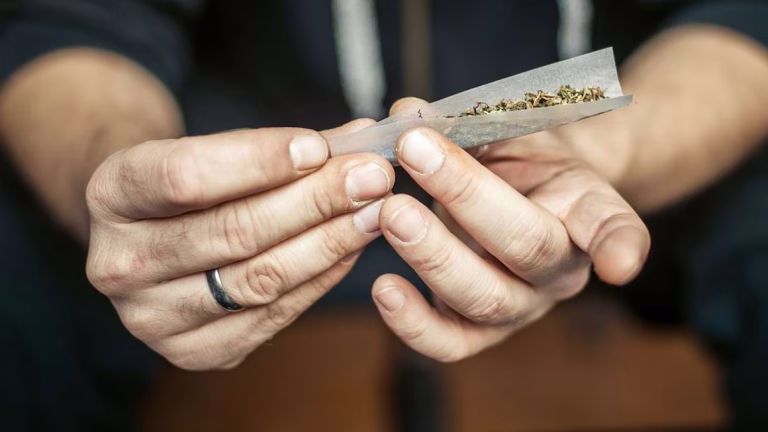 Dealeri de cocaină arestați în Brașov: au fost prinși cu drogurile în mașină