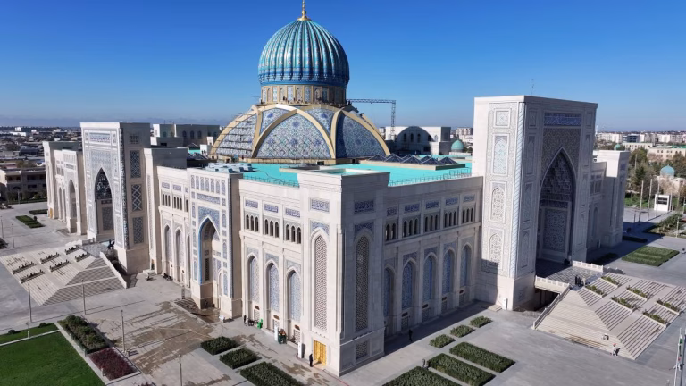 Un centru cultural monumental își deschide porțile în Asia