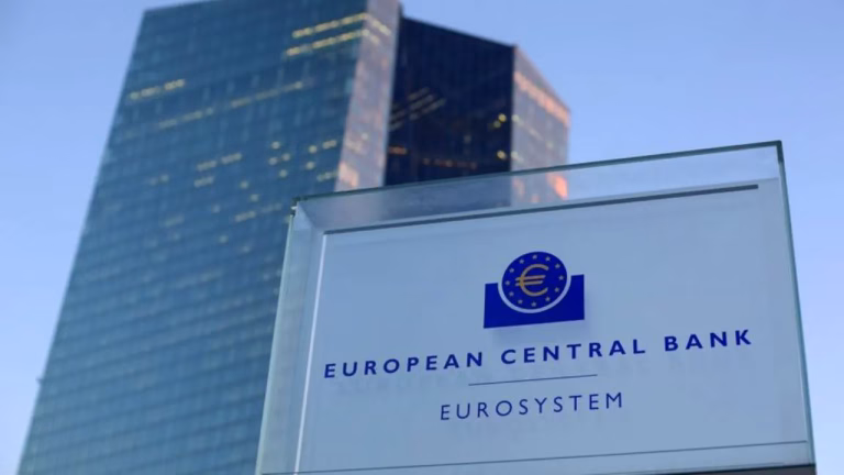 Cetățenii europeni pot vota pentru noile bancnote euro până pe 21 septembrie