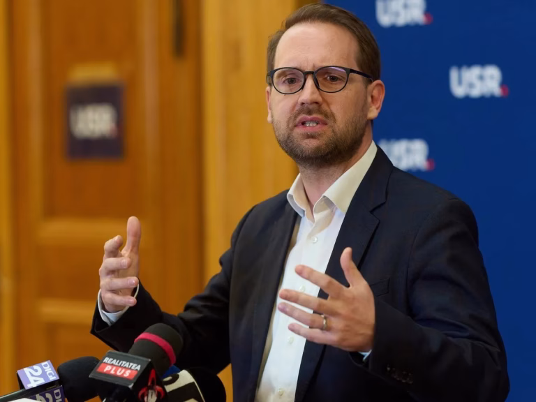 USR pregătește numirea noului ministru al Apărării